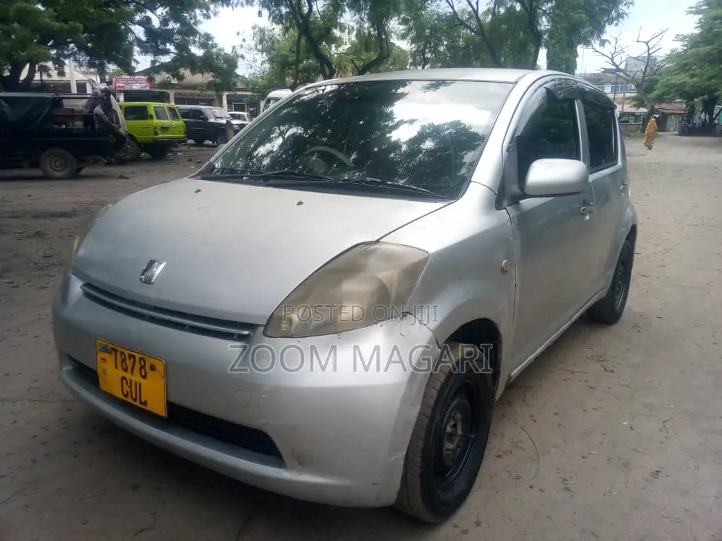 Toyota Passo 2005 Silver