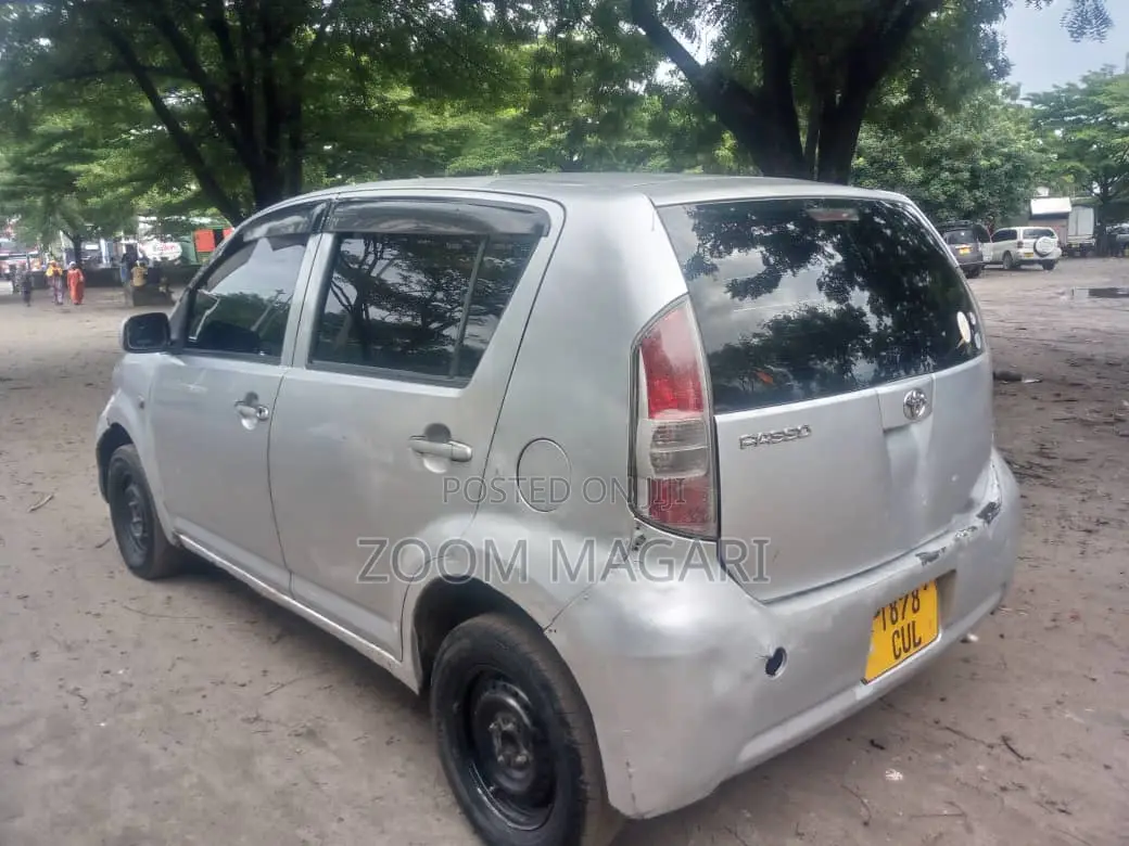 Toyota Passo 2005 Silver