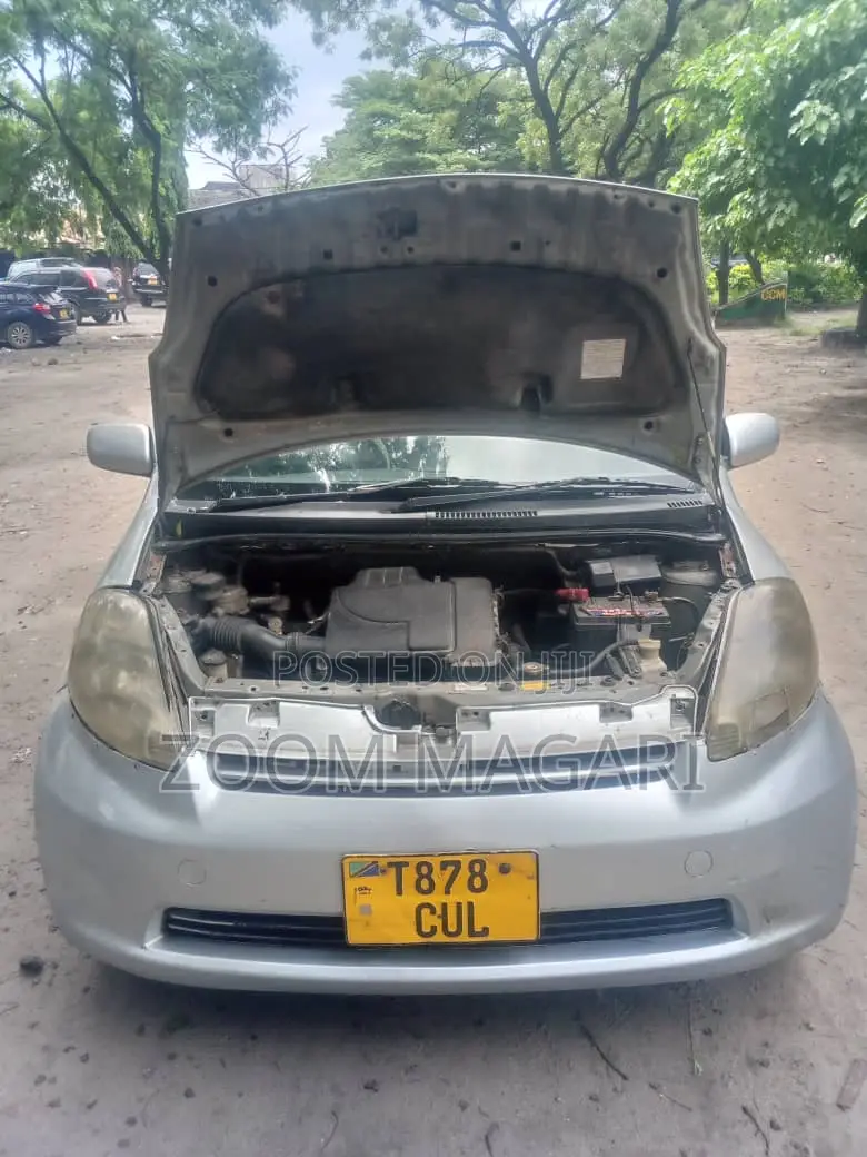 Toyota Passo 2005 Silver