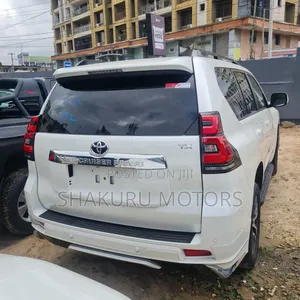Toyota Land Cruiser Prado 2023 White