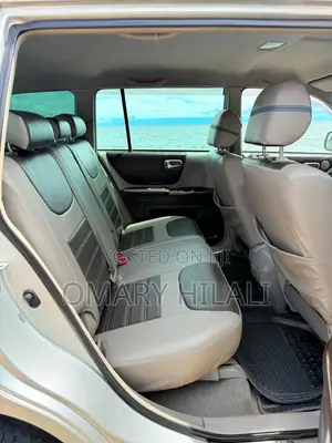 Toyota Kluger 2003 Silver
