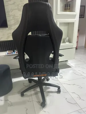 Porodo Gaming Professional Gaming Chair Molded
Foam Seats