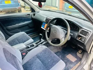 Toyota Carina 1.5 FWD Sedan 2000 Silver