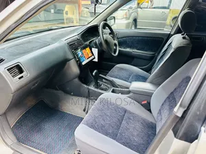 Toyota Carina 1.5 FWD Sedan 2000 Silver