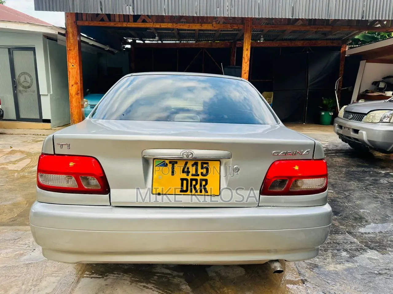 Toyota Carina 1.5 FWD Sedan 2000 Silver