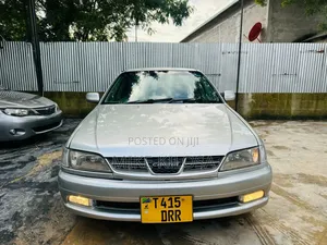 Toyota Carina 1.5 FWD Sedan 2000 Silver