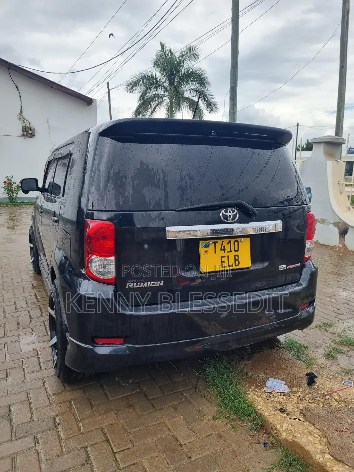 Toyota Corolla Rumion 2010 Black