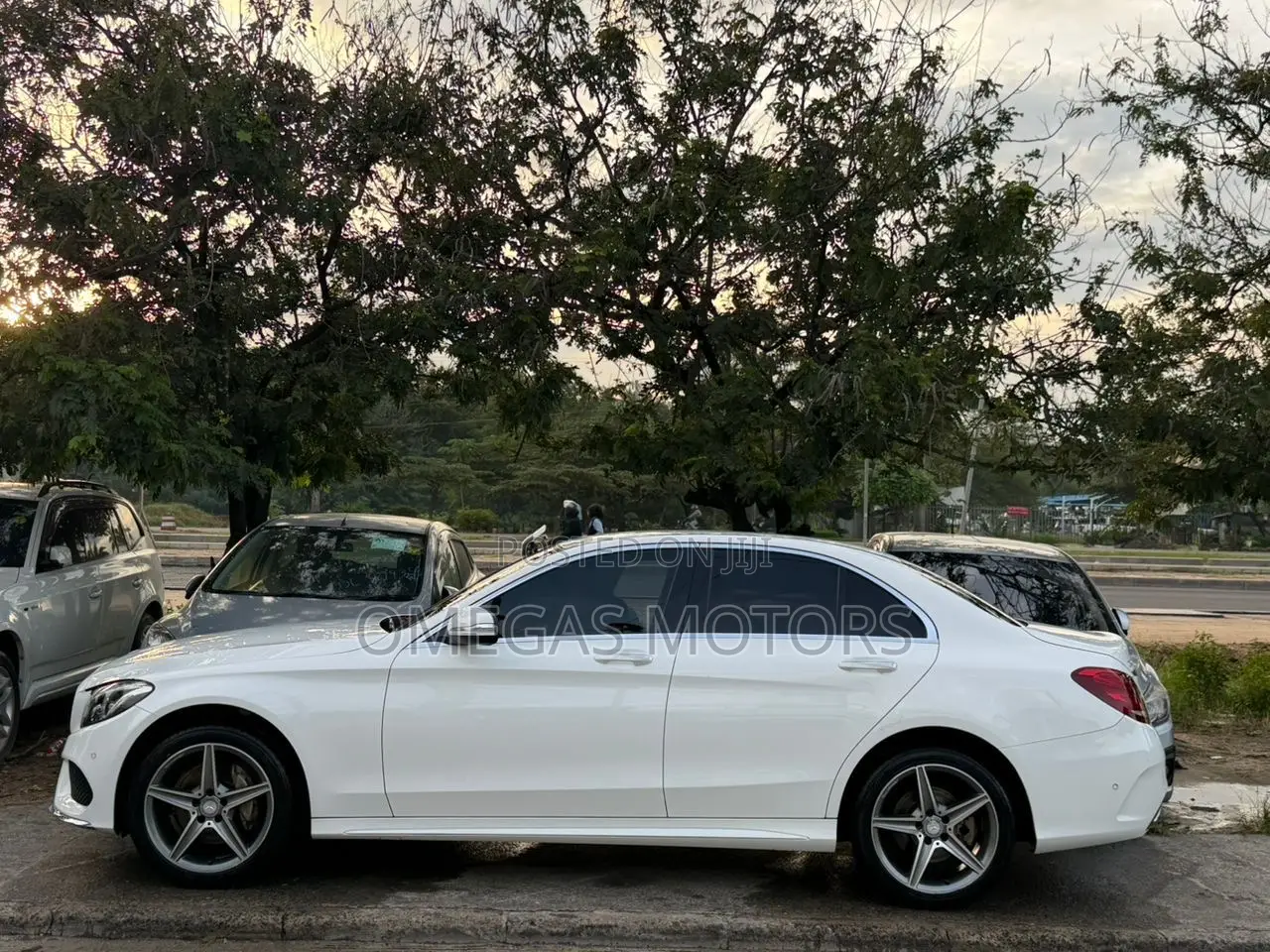 Mercedes-Benz C200 2014 Pearl