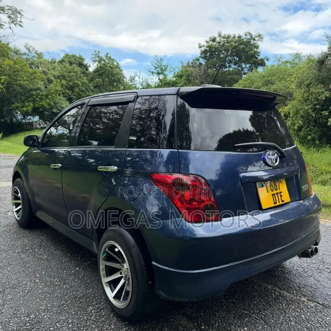 Toyota IST 2004 Blue