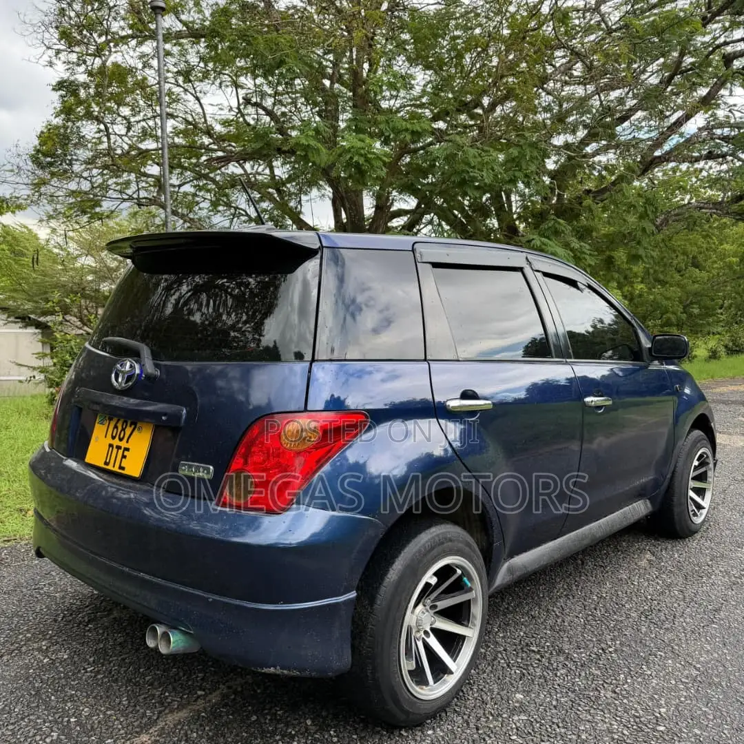 Toyota IST 2004 Blue