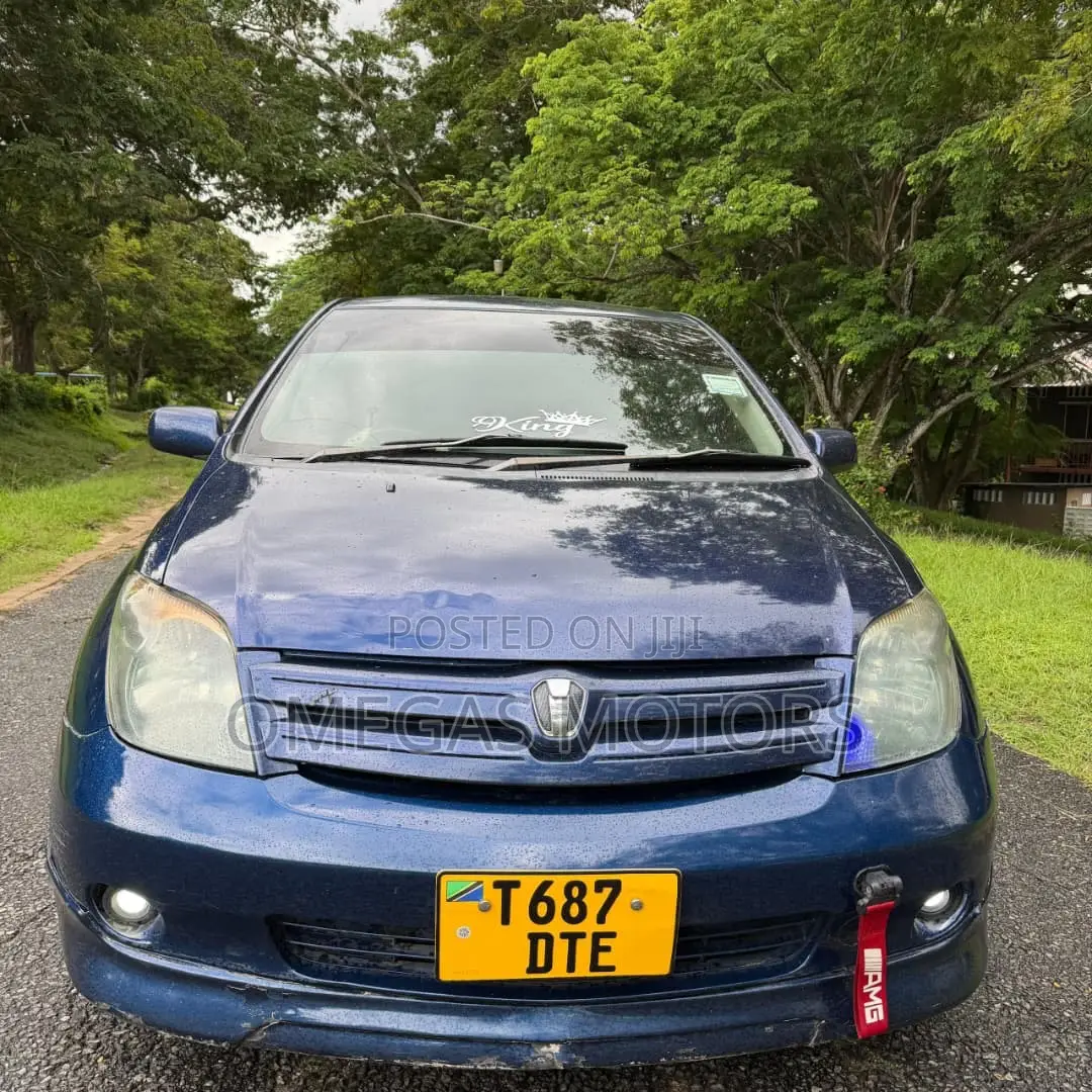 Toyota IST 2004 Blue