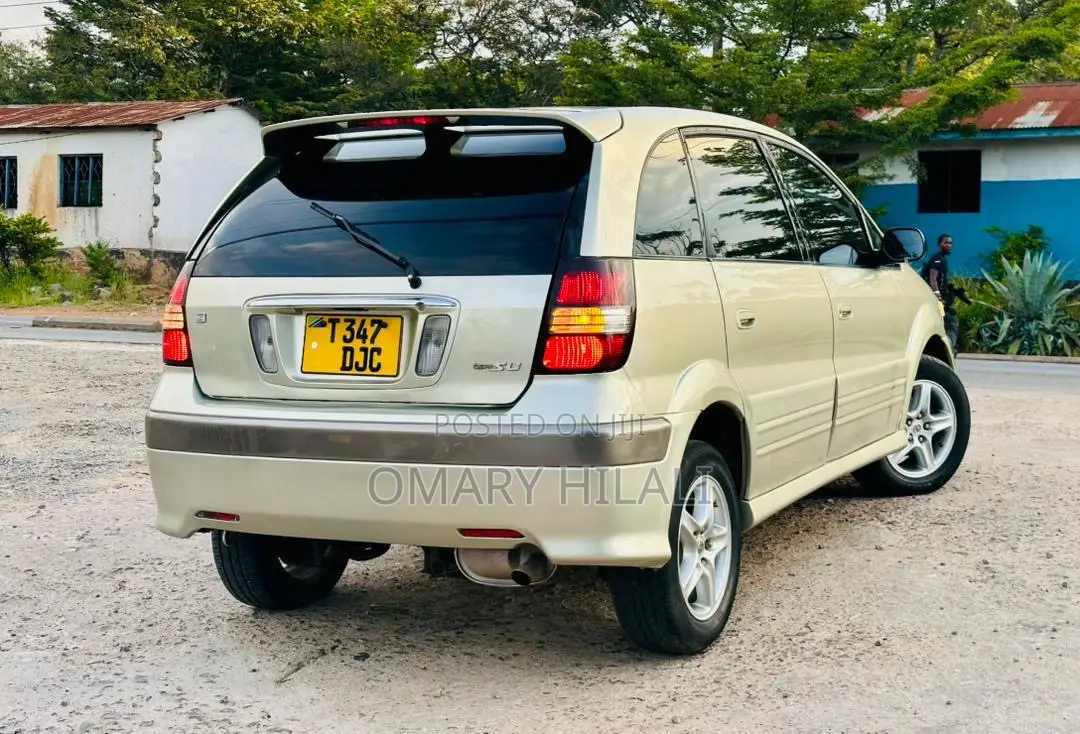 Toyota Nadia 2003 Gold