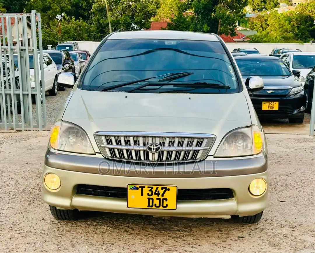 Toyota Nadia 2003 Gold