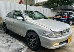 Toyota Carina 2000 Silver