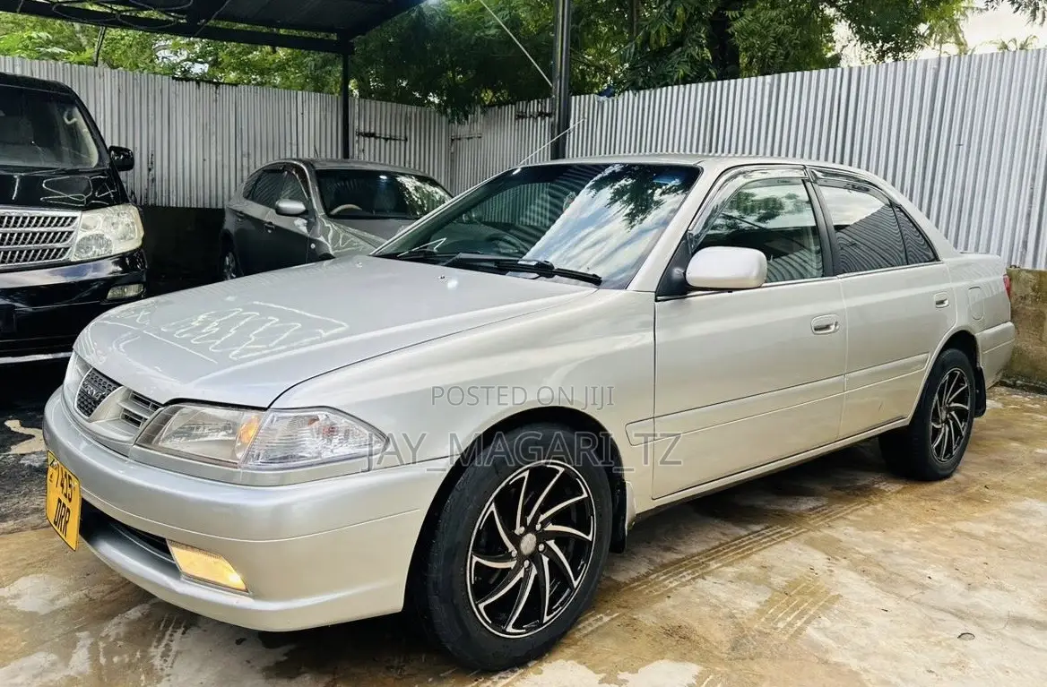 Toyota Carina 2000 Silver