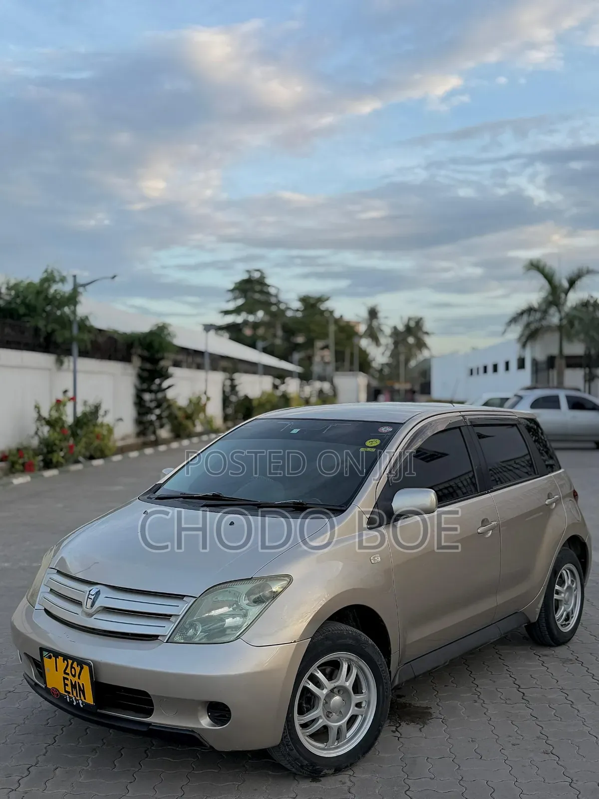 Toyota IST 2004 Gold