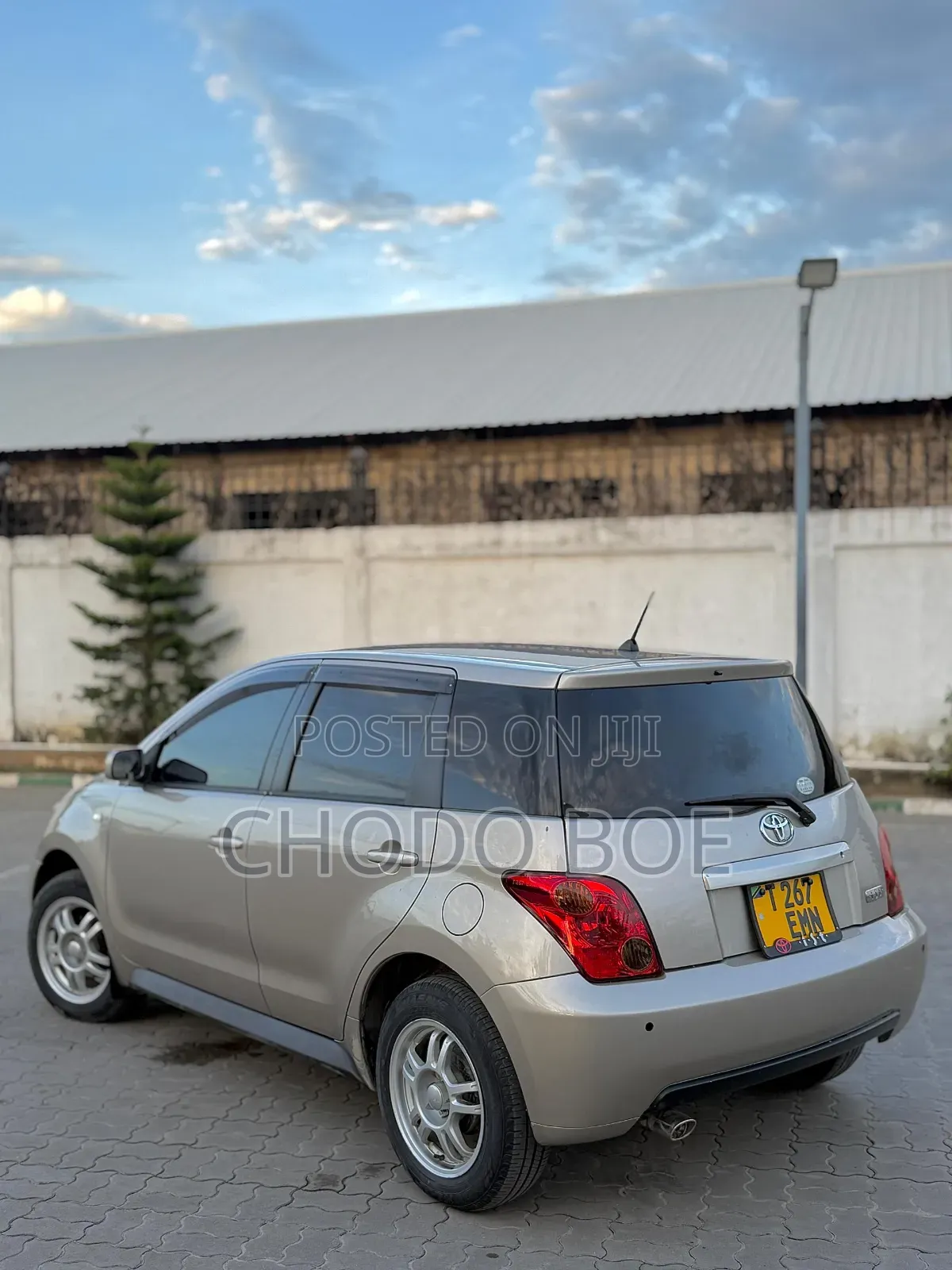 Toyota IST 2004 Gold