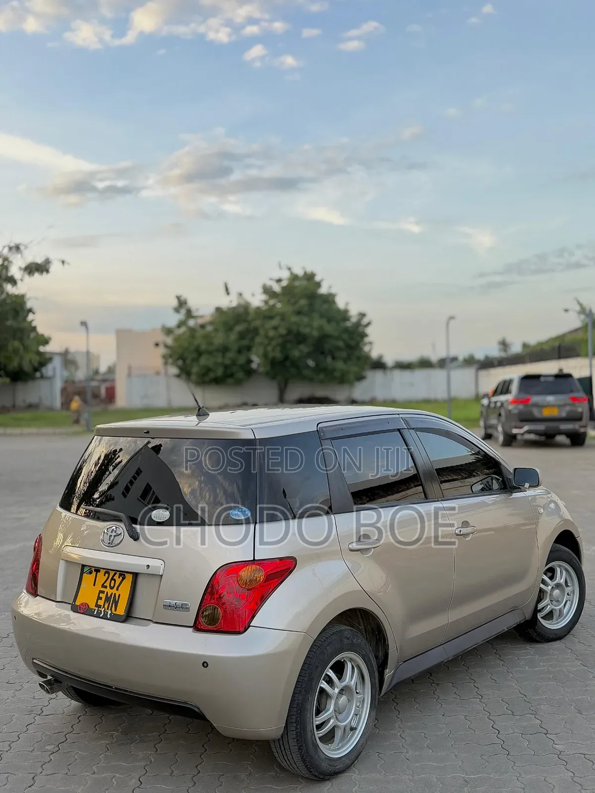Toyota IST 2004 Gold