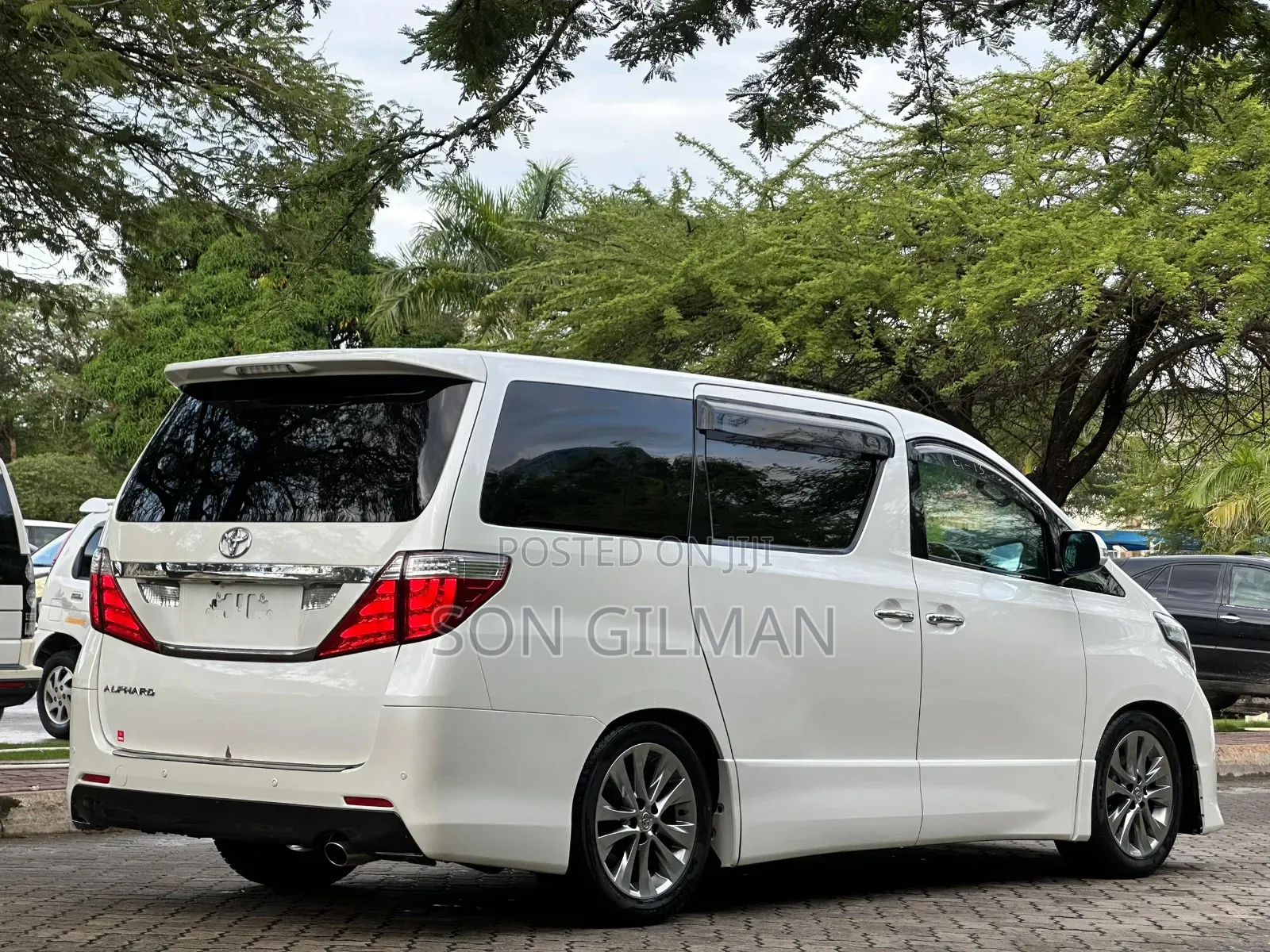 Toyota Alphard 2010 White