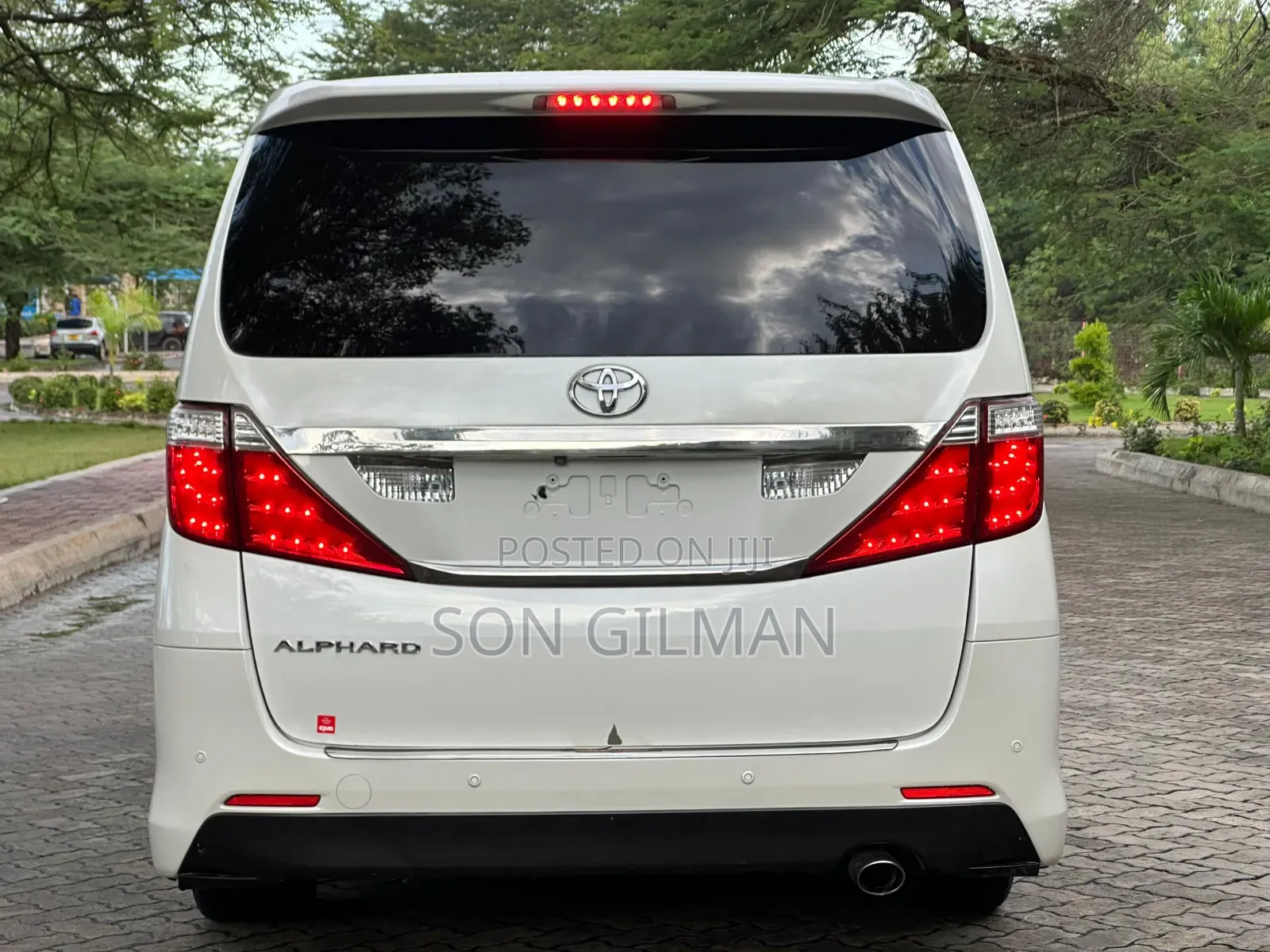Toyota Alphard 2010 White