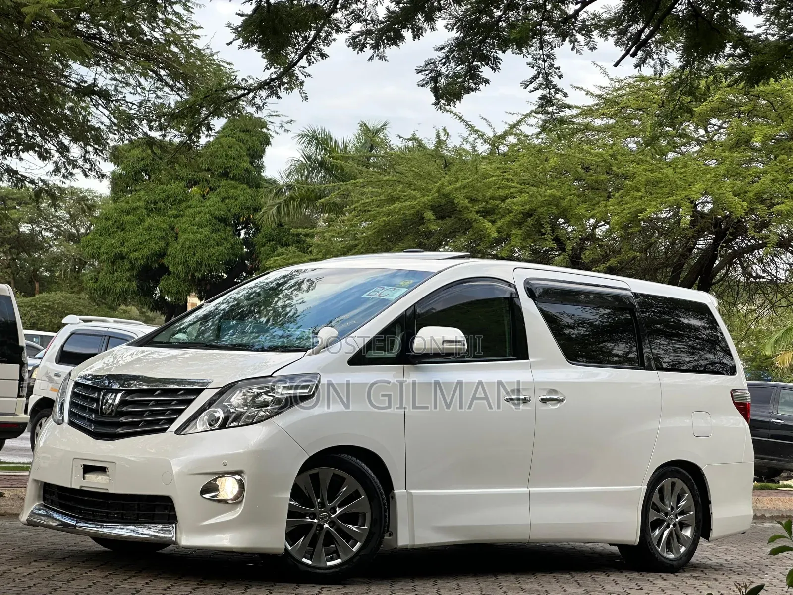 Toyota Alphard 2010 White