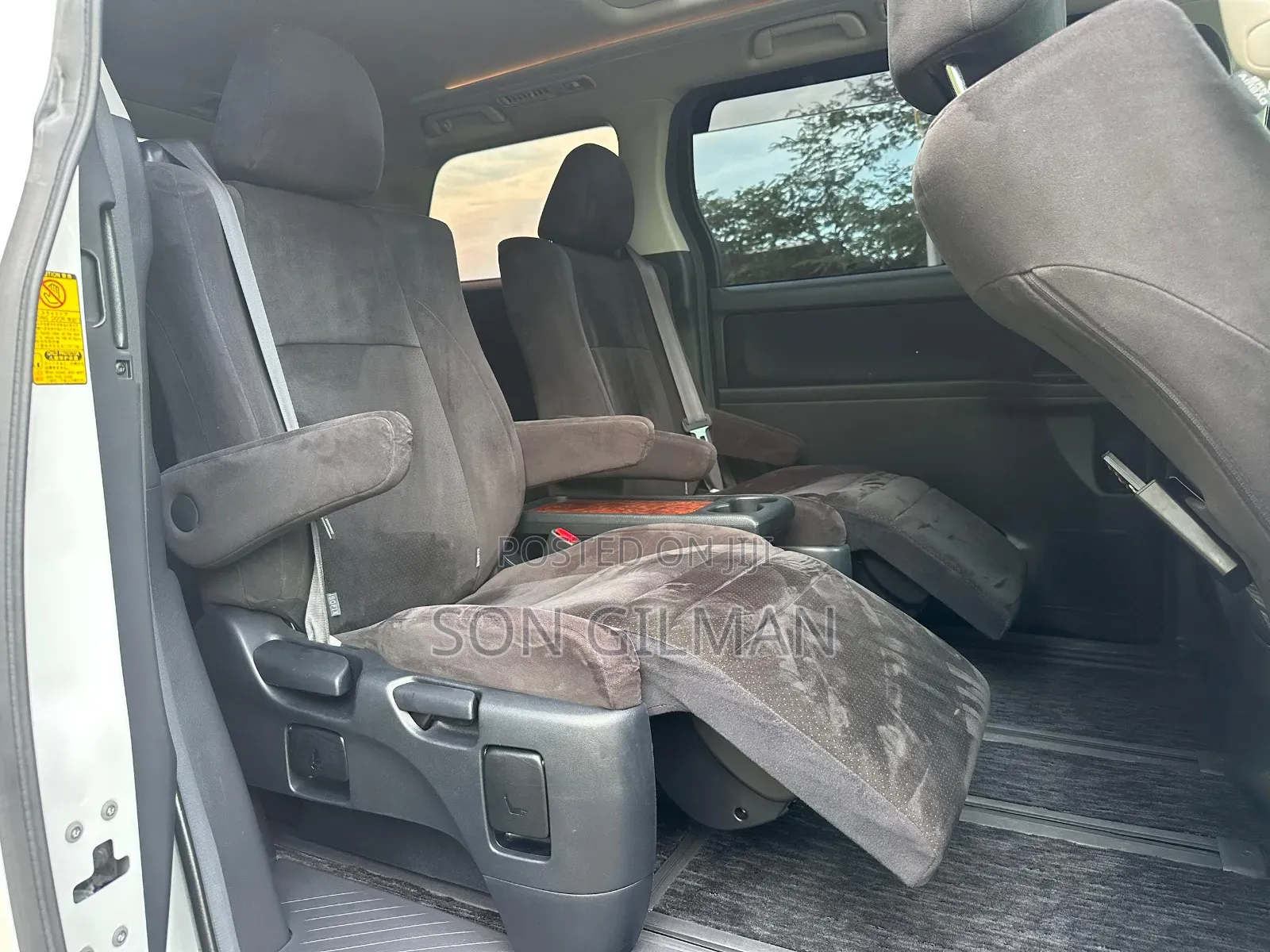 Toyota Alphard 2010 White
