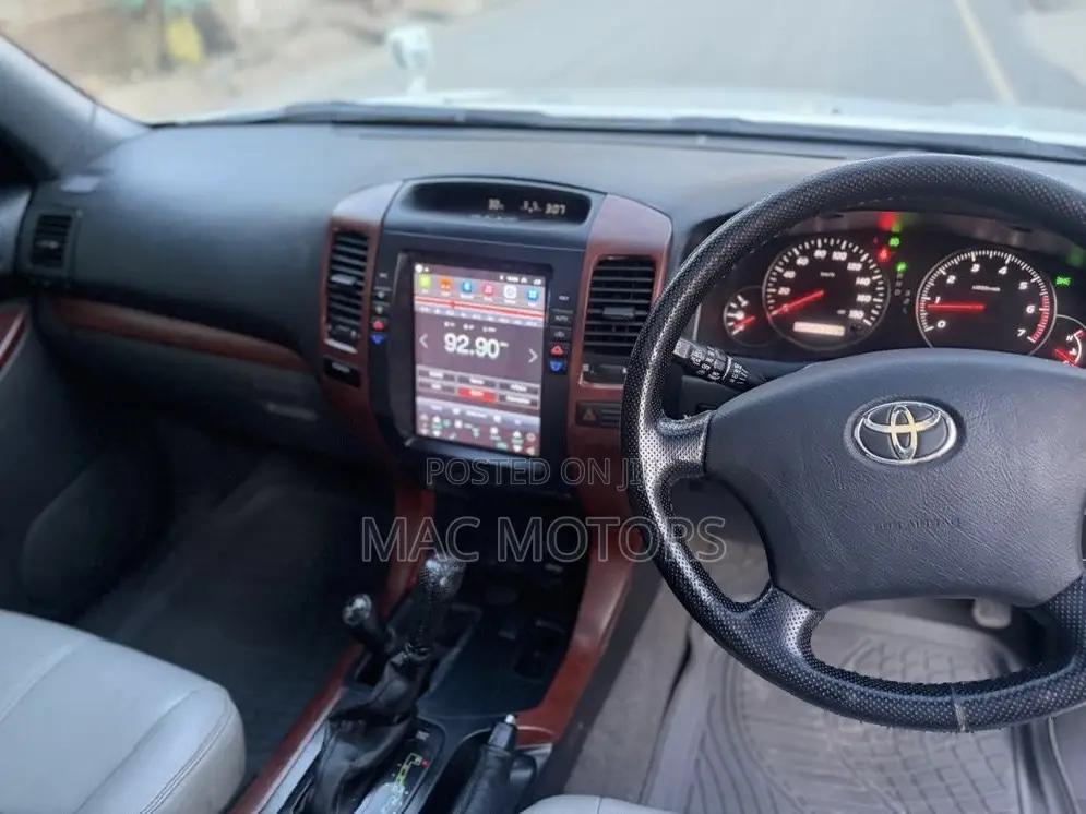Toyota Land Cruiser Prado 2007 White