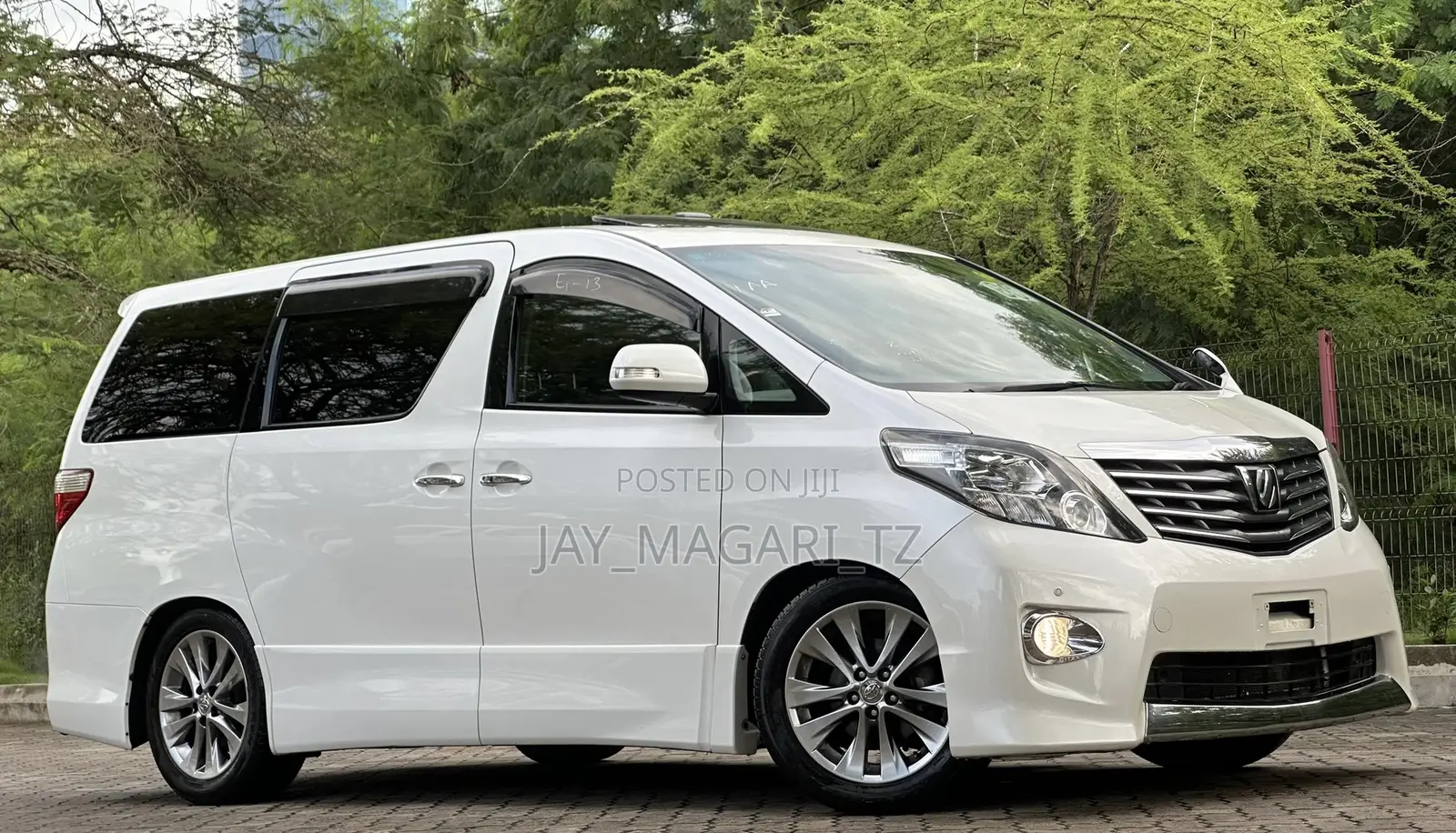 Toyota Alphard 2010 White