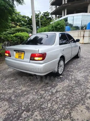 Toyota Carina 2000 Silver
