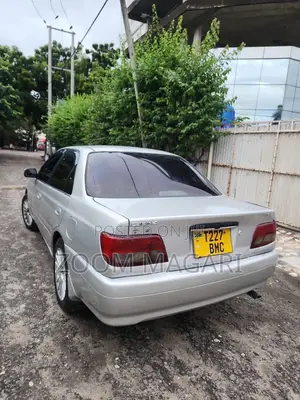 Toyota Carina 2000 Silver