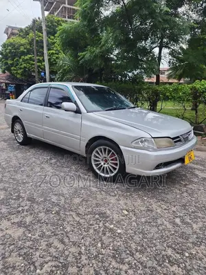 Toyota Carina 2000 Silver