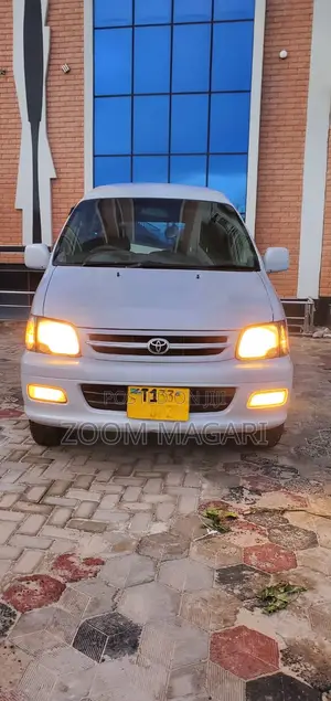 Toyota Noah 2001 White
