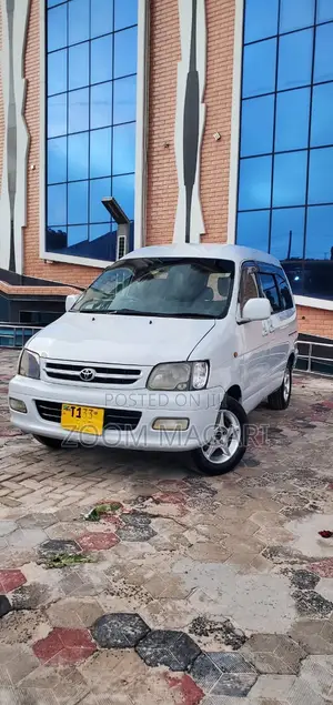 Toyota Noah 2001 White