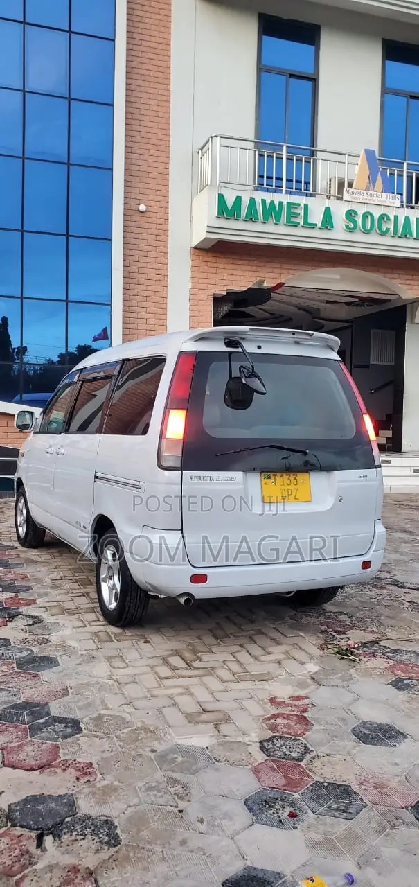 Toyota Noah 2001 White