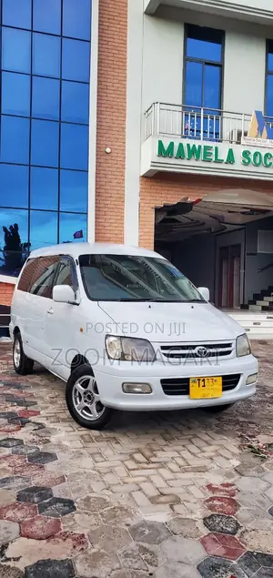 Toyota Noah 2001 White