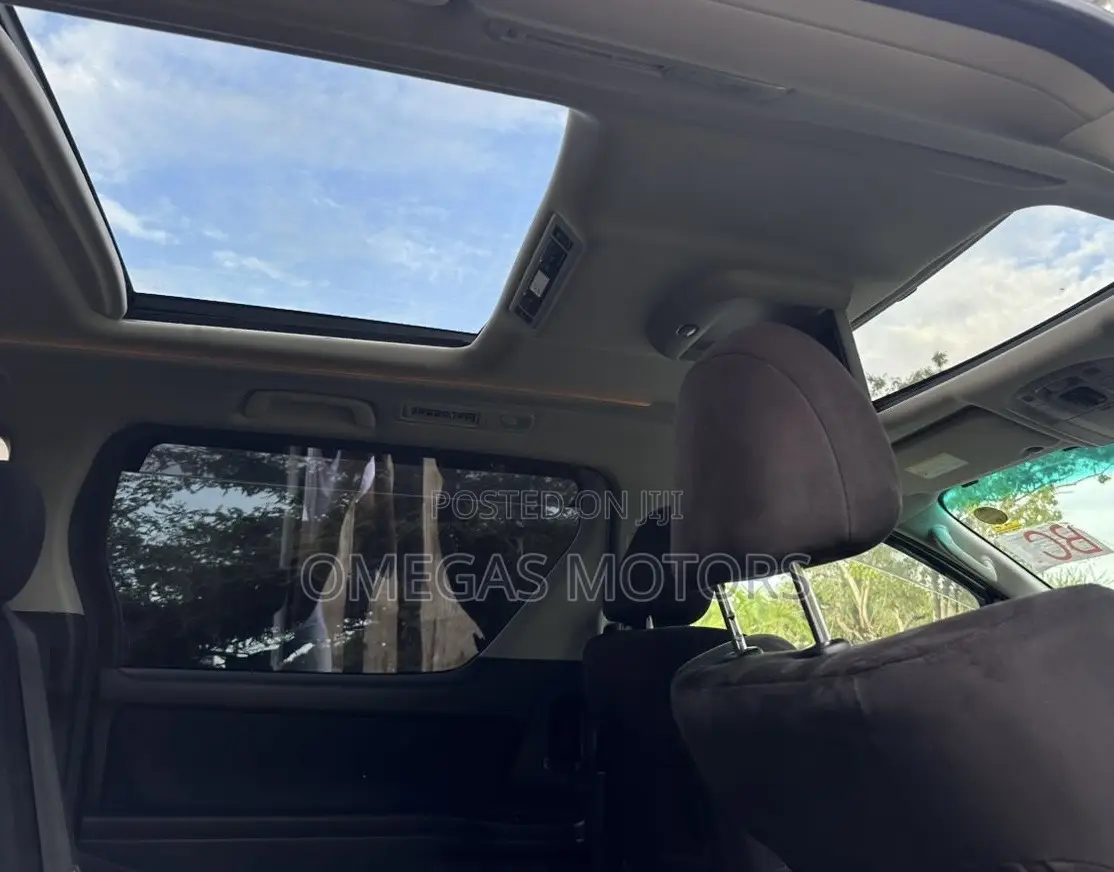 Toyota Alphard 2.4 Petrol FWD 2010 White