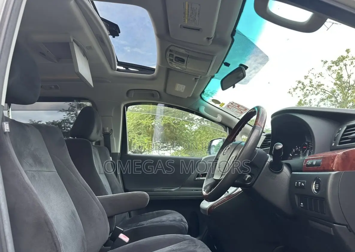 Toyota Alphard 2.4 Petrol FWD 2010 White