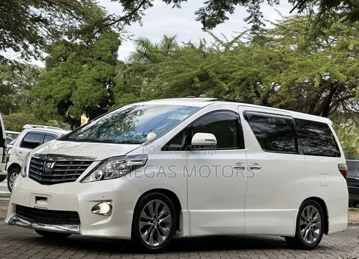 Toyota Alphard 2.4 Petrol FWD 2010 White