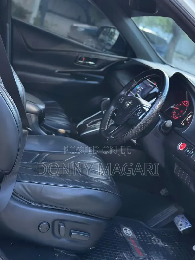 Toyota Harrier 2.0 2015 White