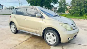 Toyota IST 2004 Beige