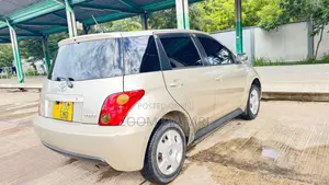 Toyota IST 2004 Beige
