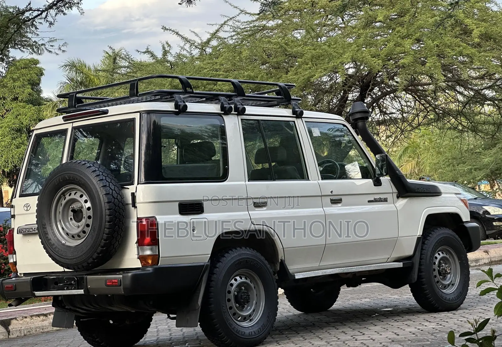 Toyota Land Cruiser 2017 White