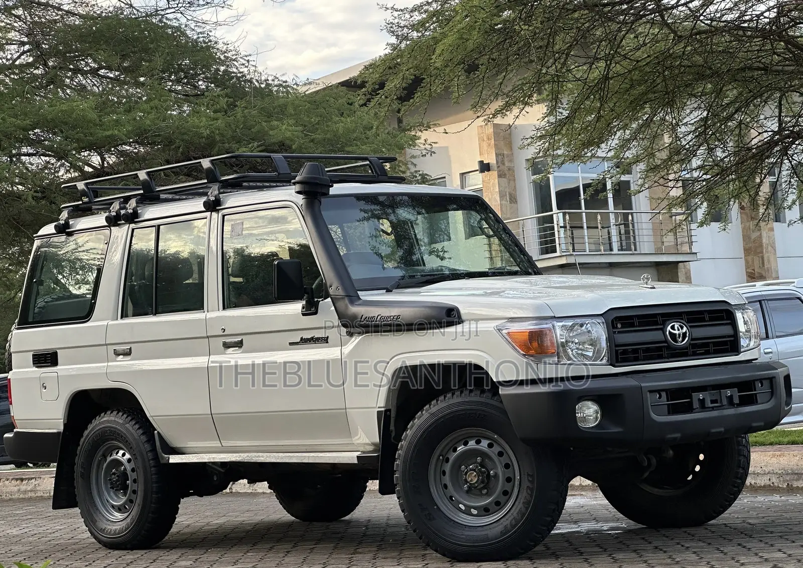 Toyota Land Cruiser 2017 White