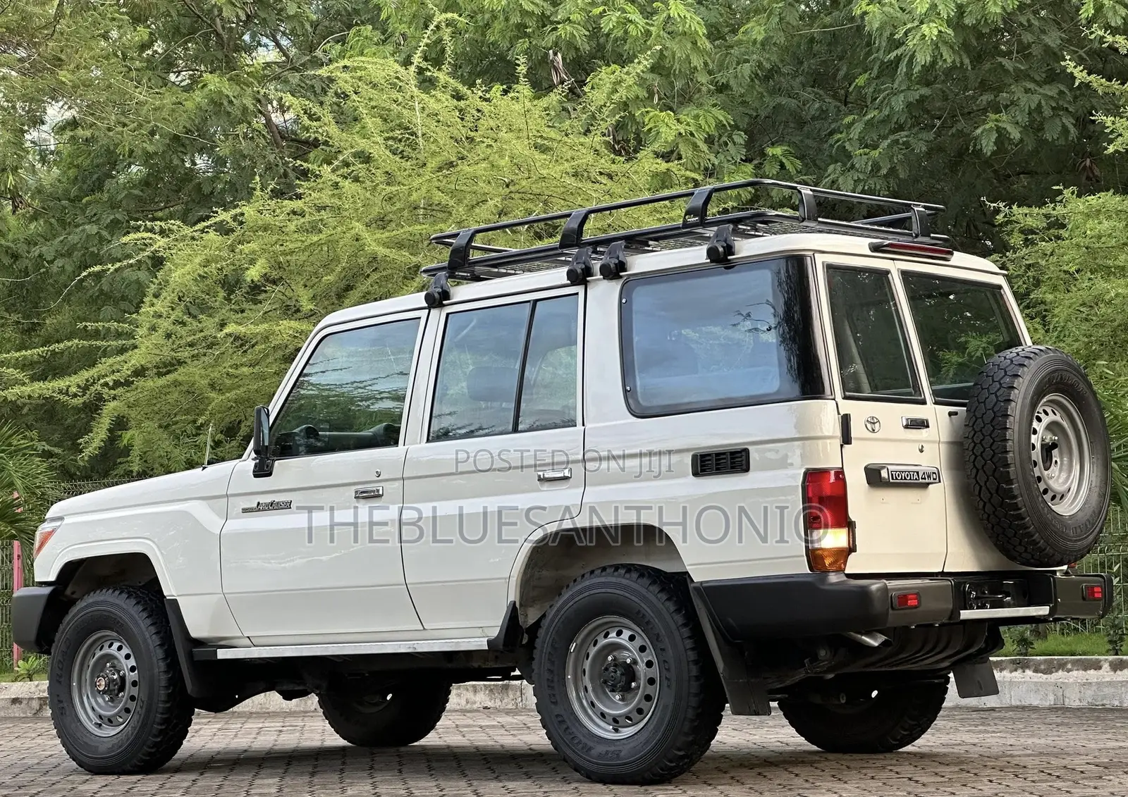 Toyota Land Cruiser 2017 White