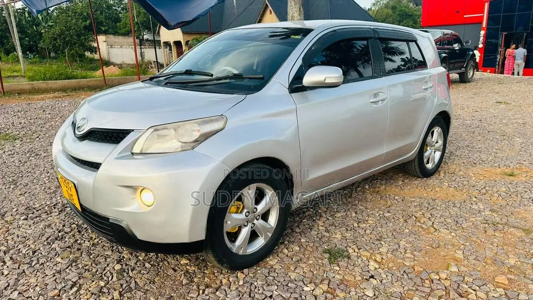 Toyota IST 2007 Silver
