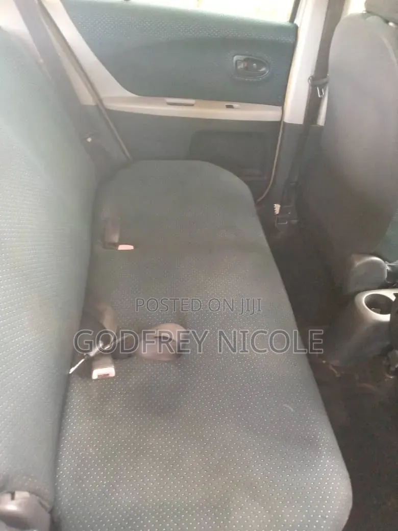 Toyota Vitz 2003 Silver