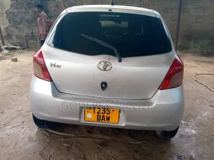 Toyota Vitz 2003 Silver