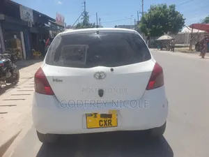 Toyota Vitz 2003 White
