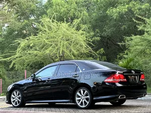 Toyota Crown 2009 Black
