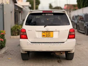 Toyota Kluger 2005 White